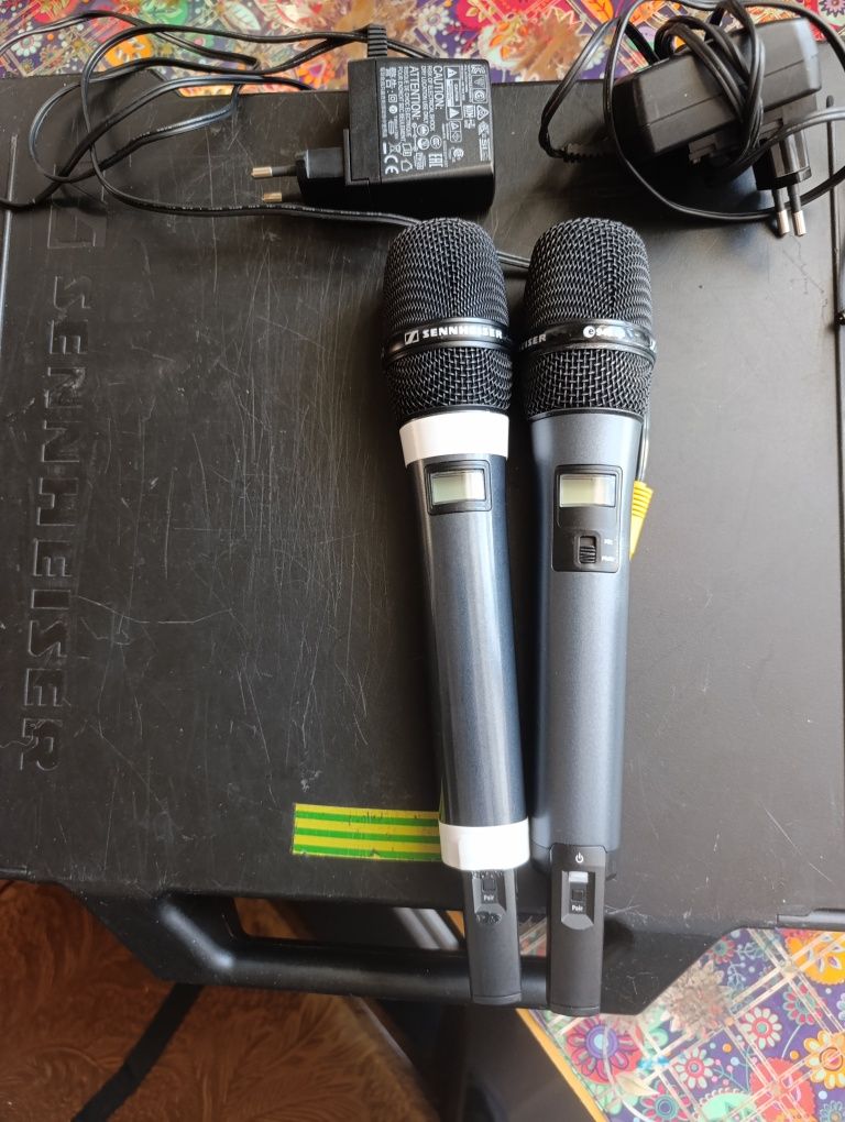 Продам два радио микрофона Sennheiser Ew d1