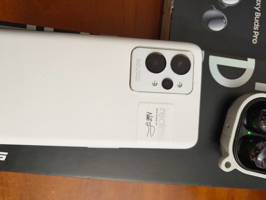 Realme GT2 Pro + Samsung Buds Pro