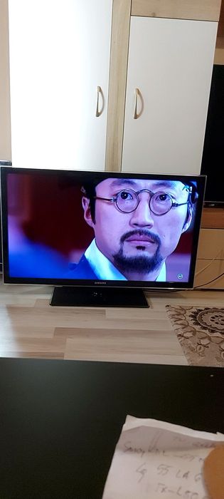 Vind 2 tv. Samsung 102 cm impecabile la pret redus!!Pret 750 ambele!!