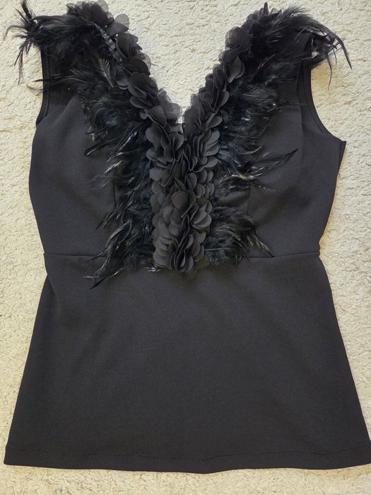 Топ с естествени пера