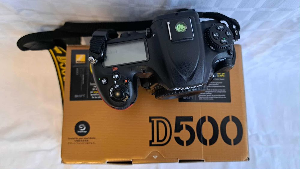 Vând kit Aparat  DSLR Nikon D500 cu obiectiv Nikkor 16-80 mm f 2.8-4E