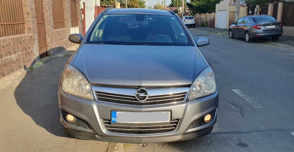 Opel Astra H 1.7 CDTI functioneaza impecabil anvelope iarna