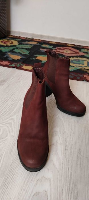 Botine din piele întoarsă