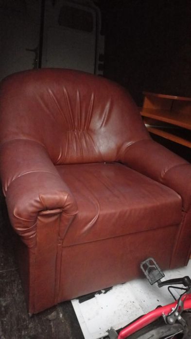 Vând fotoliu maro