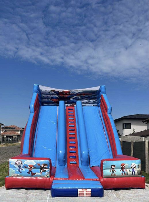 Inchiriem tobogane gonflabile pentru petreceri copii