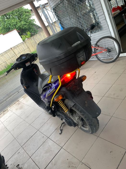 Vând scuter perfectă stare de funcționare din toate punctele de vedere