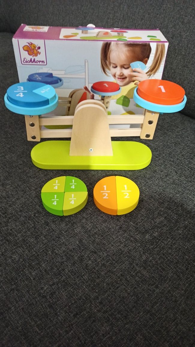 Cântar din lemn Wooden Balance Eichhorn 9 cuburi joc de echilibru