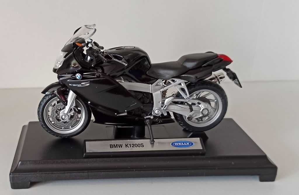 Macheta motocicleta BMW K1200S negru - Welly 1/18