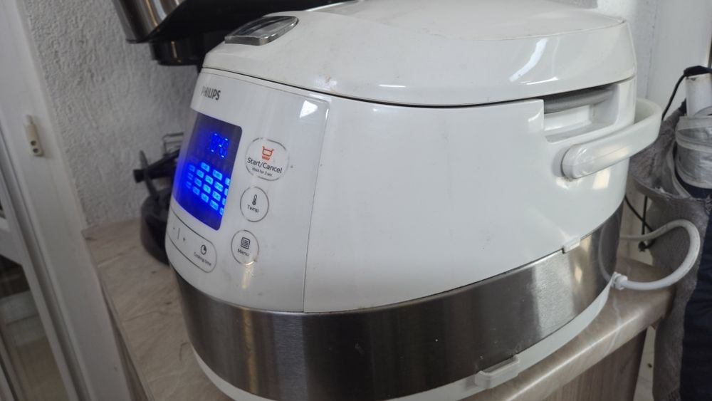 Мултикукър Philips HD4731 / 70