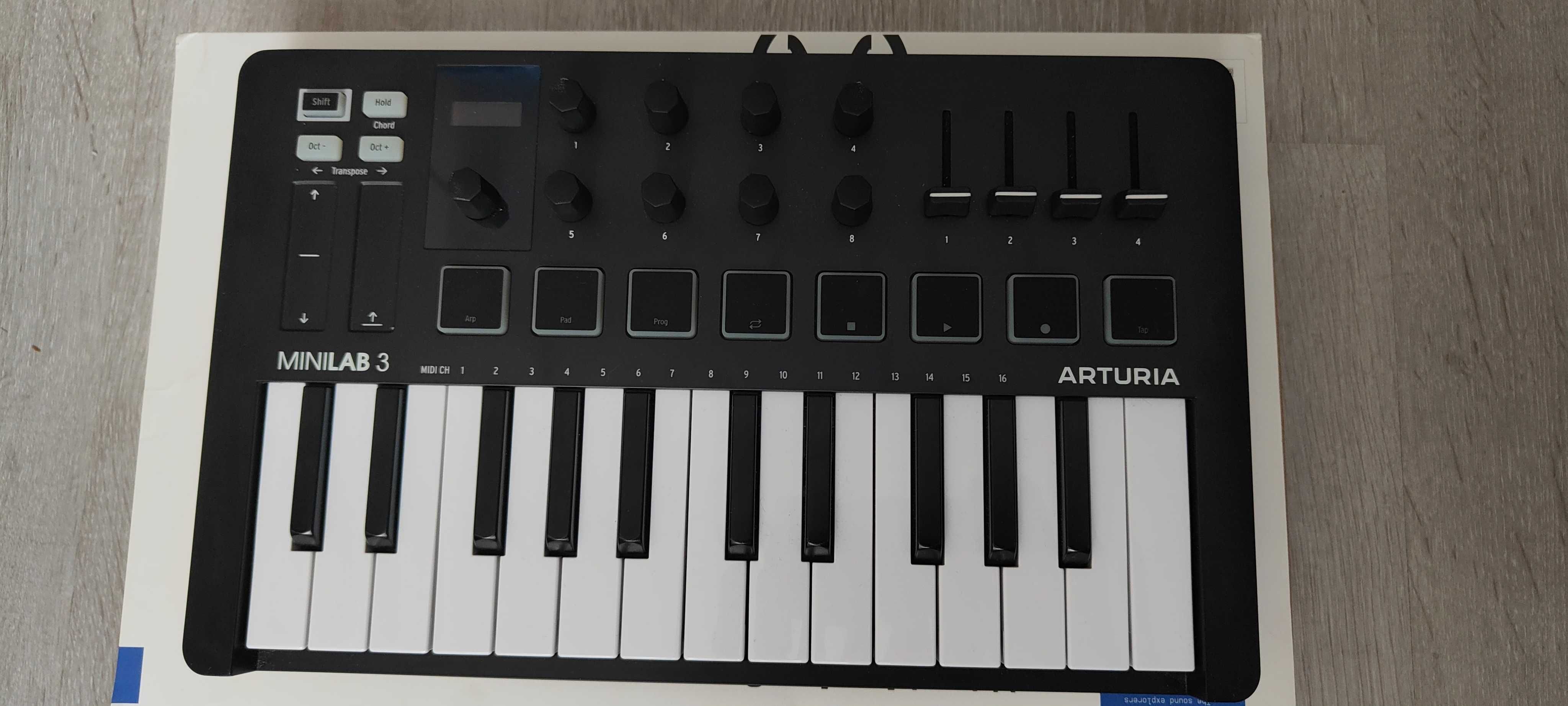 Продам Миди-клавиатуру Arturia MiniLab 3