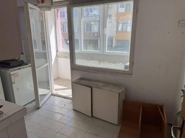 Ключ в офиса! Двустаен панелен апартамент подходящ за преустройство в