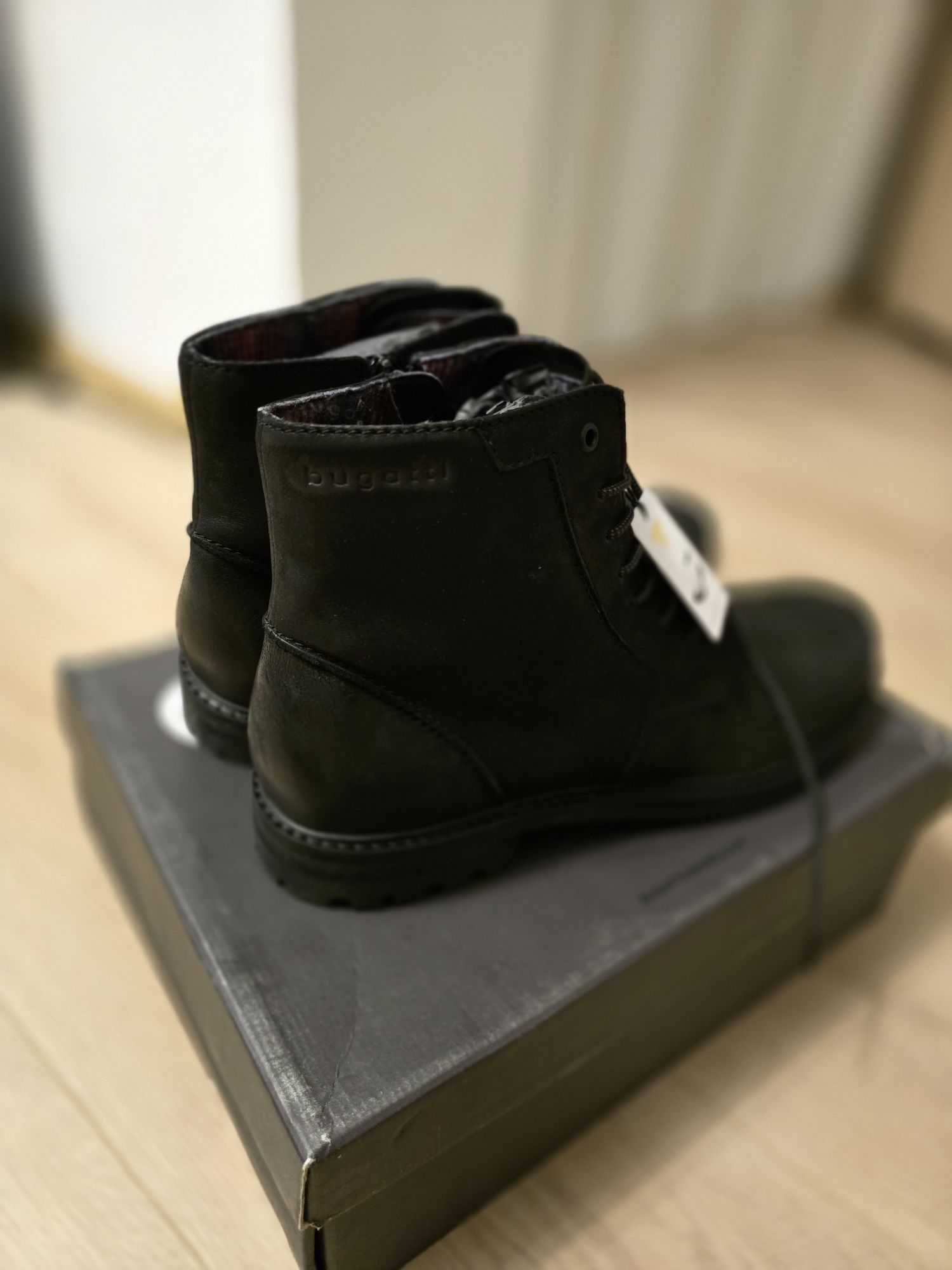 Ghete Bugatti de piele