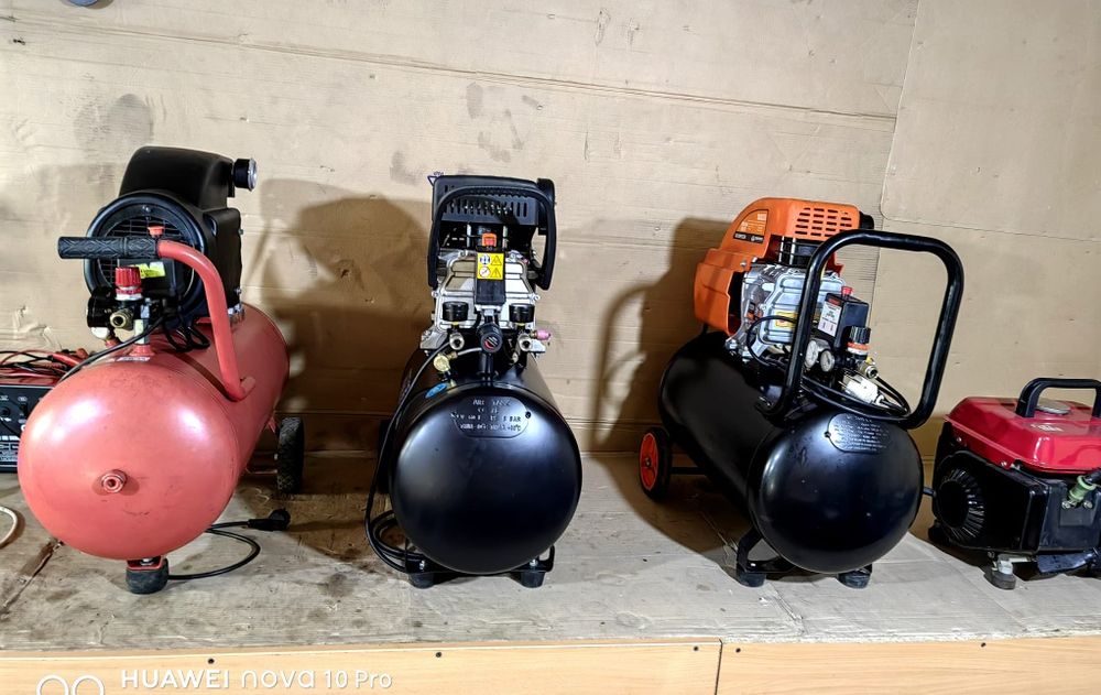 Vând compresoare de 50 și 60 de L absolut impecabile. Prețuri neg.