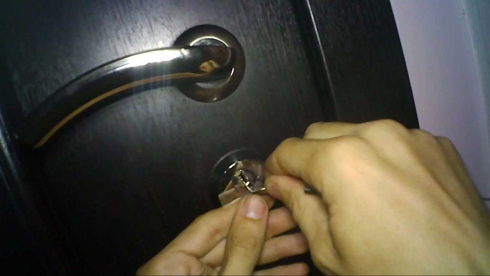 Вскрытие замка \ Установка, врезка замка \ Замена и Ремонт ручек