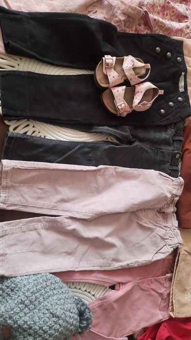 Stoc haine fetiță 2-3 ani