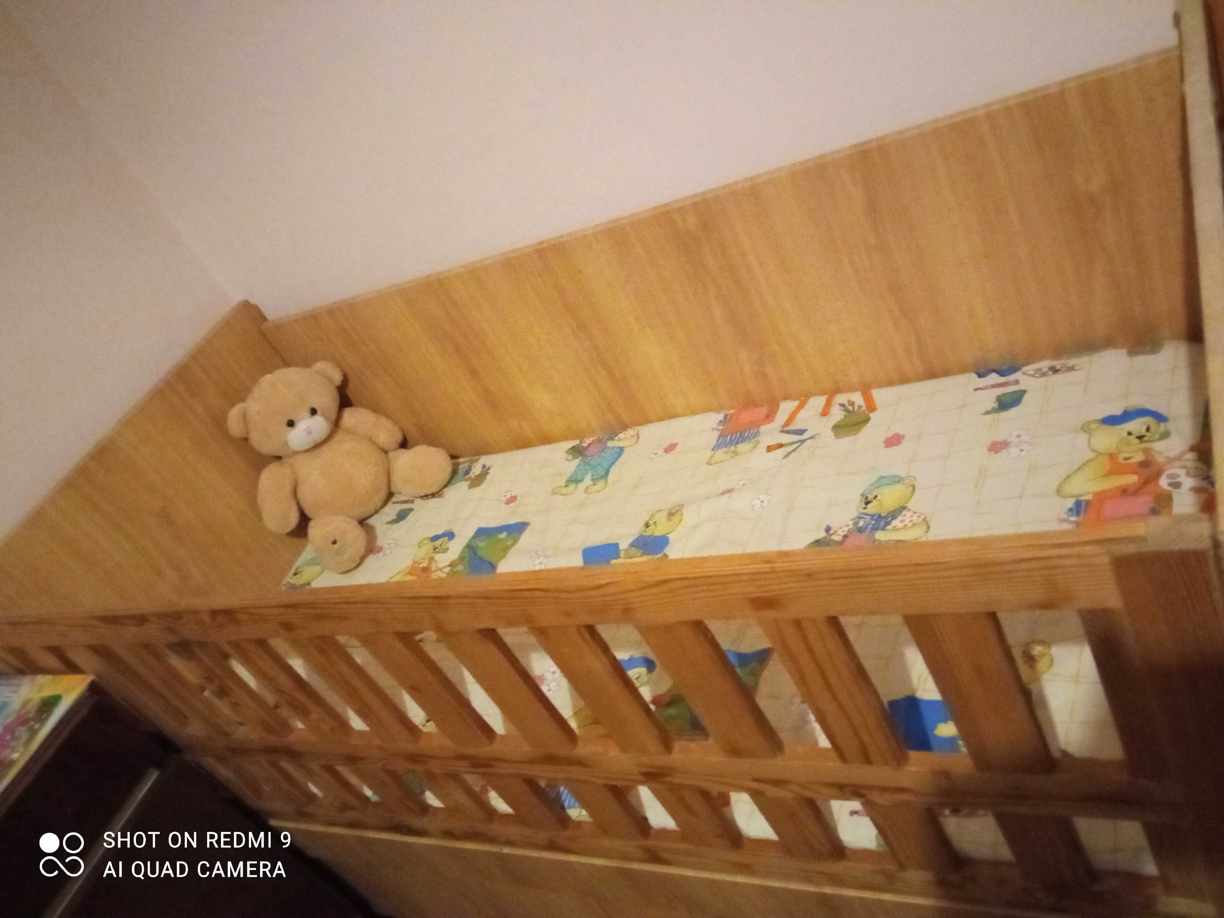 Детско дървено легло