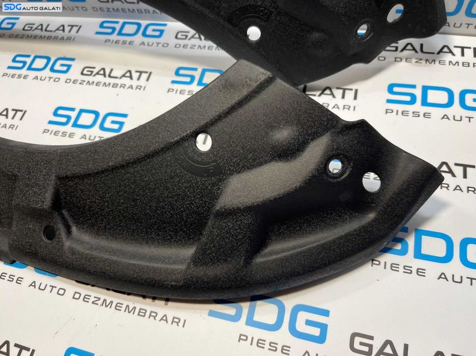 Set Capace Ornamente Plastic Tragher Trager Bara Spoiler Fata Audi TT 8N 1998 - 2006 Cod 8N0860441E 8N0860442E