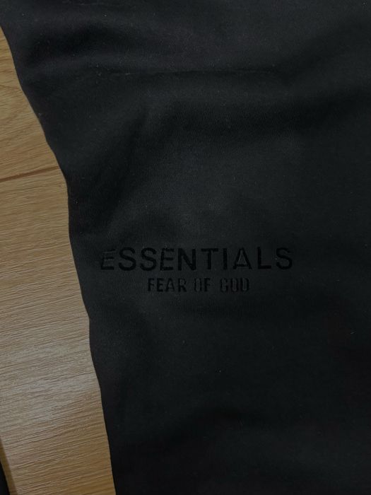Essentials черно M