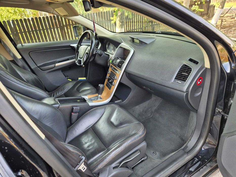 Volvo XC 60 2.4 diesel 205cp AUTOMAT 2010