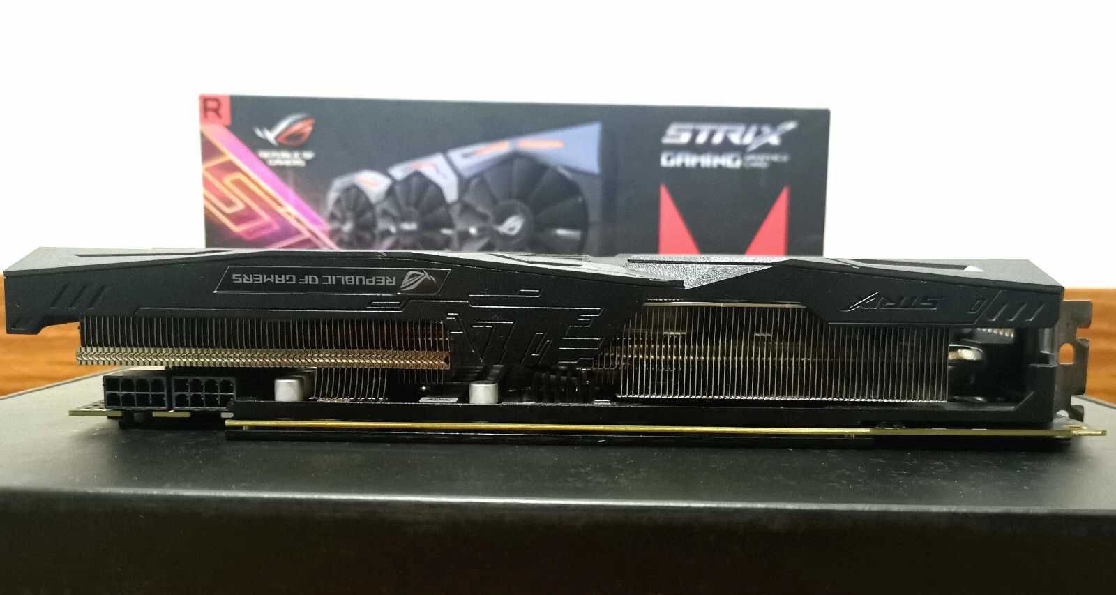 Видеокарта Asus Strix Radeon Vega 64 отлично състояние с кутия