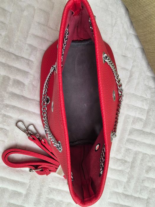 Дамска чанта чисто нова