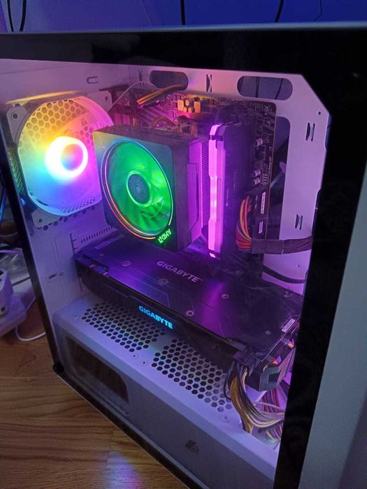 PC Gaming Cu CPU

	AMD Ryzen 9 3900X,32 GB RAM,1.4TB ROM,GTX 1080
