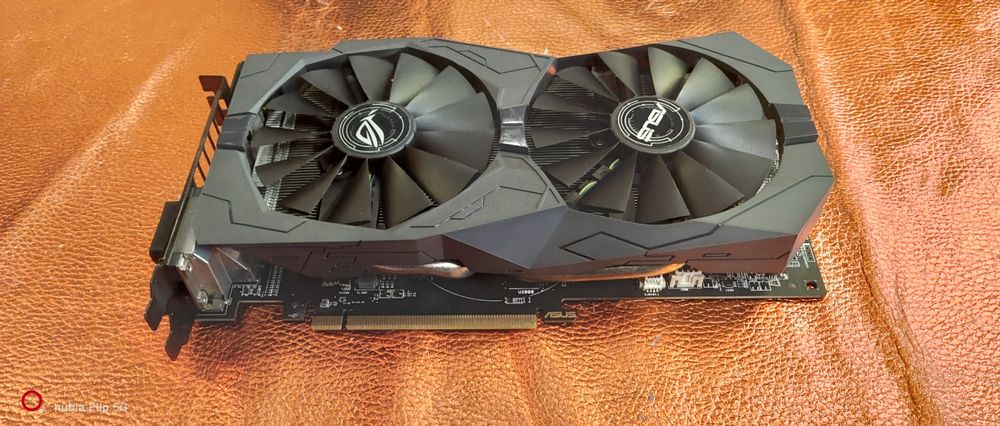 Placa Video Asus Rog Strix  RX 570 4 GB 192 bit
