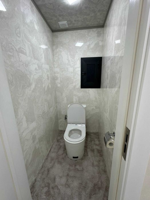 Срочно Продается квартира на Алмазарском районе ориентир ТЦ Ривиера