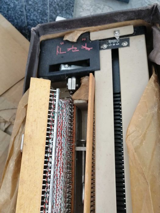 Mașină de tricotat rusească