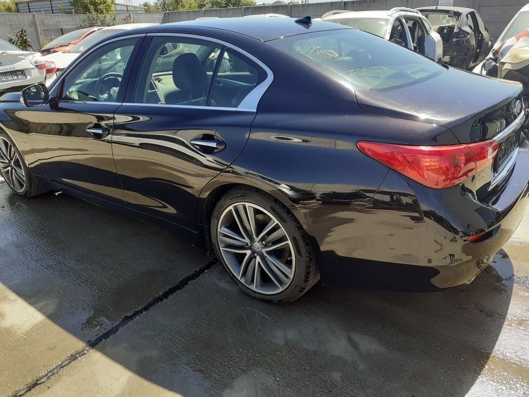 Dezmembrez Infiniti Q50 S motor 2.2 diesel