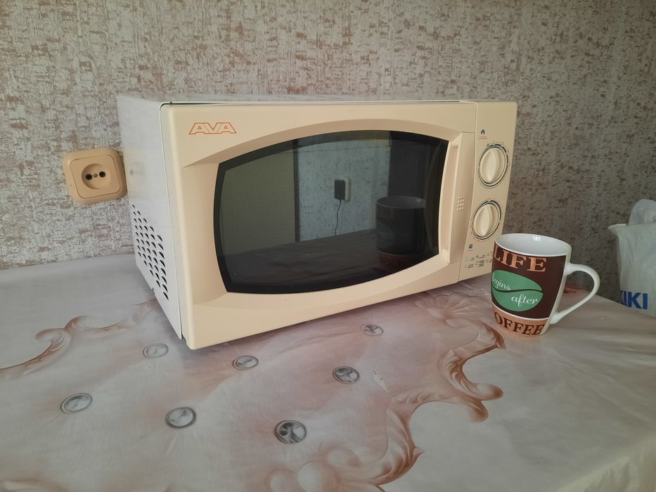 Продам микроволновую печь AVA