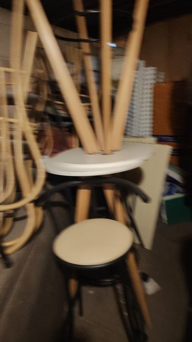 Продам столы и стулья