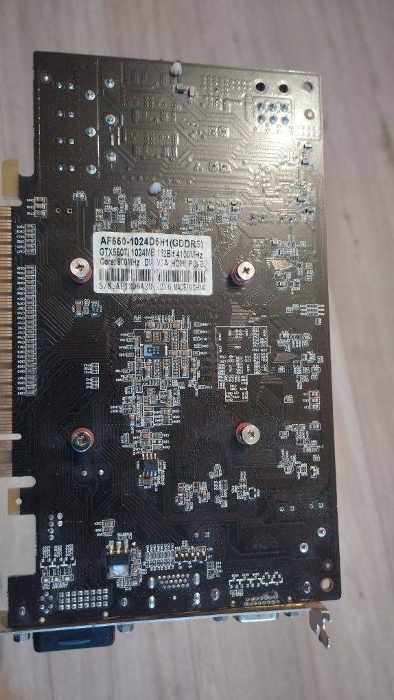 Продам видеокарту GTX 550 Ti