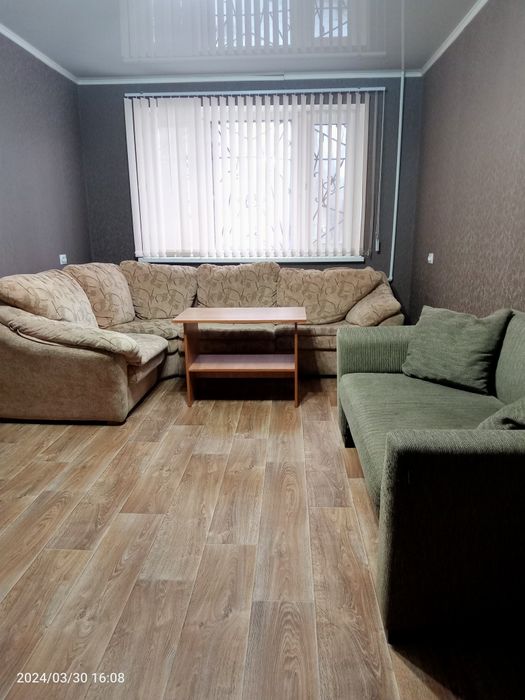 Сдаю -2-х.ком.кв  на 4 мкр.