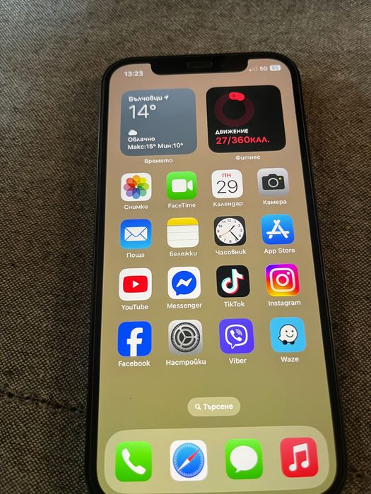 Продавам IPhone 12