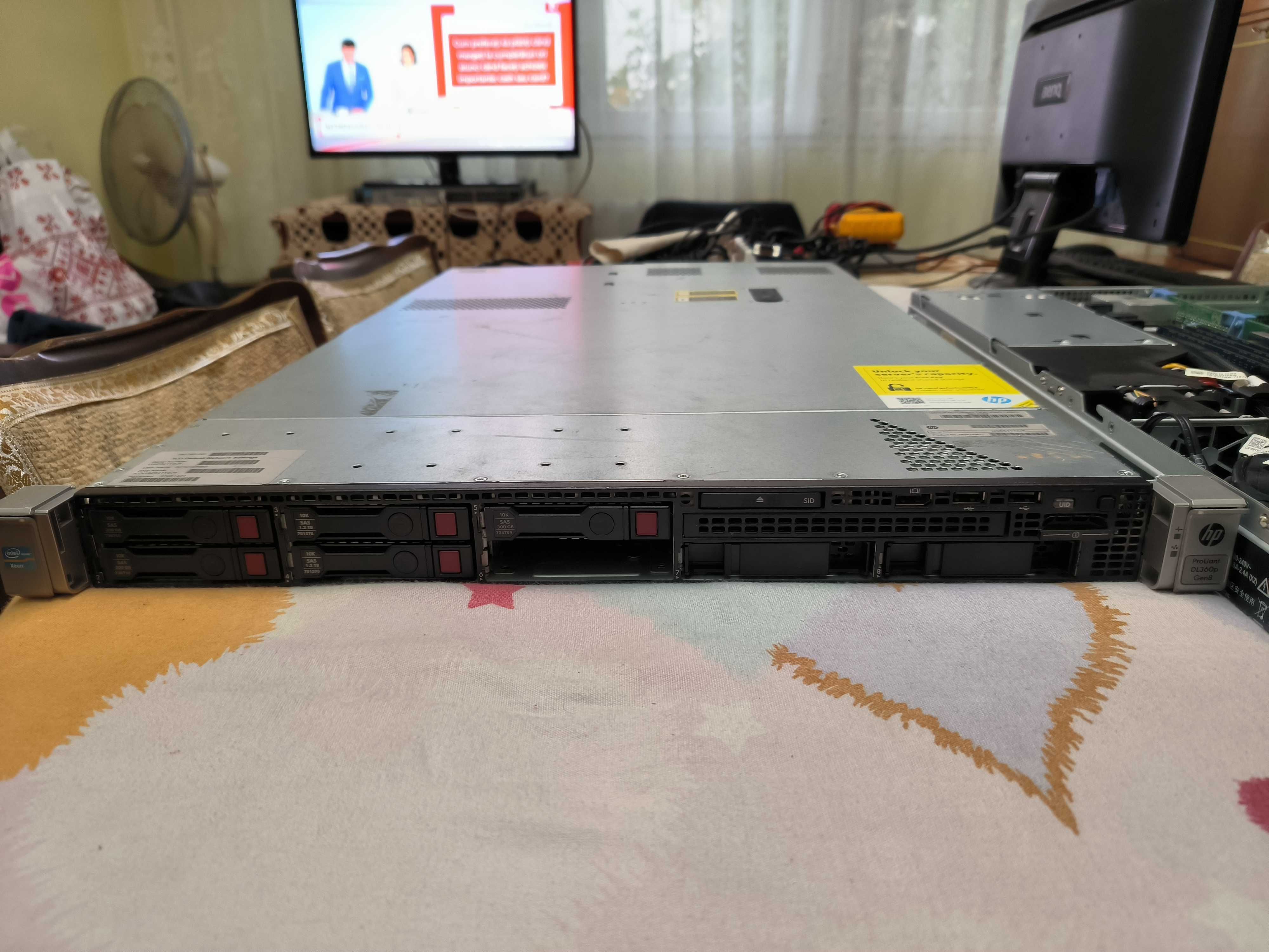 Server Refurbished HP ProLiant DL360P G8, 2 x E5-2650L, , 240 GB RAM