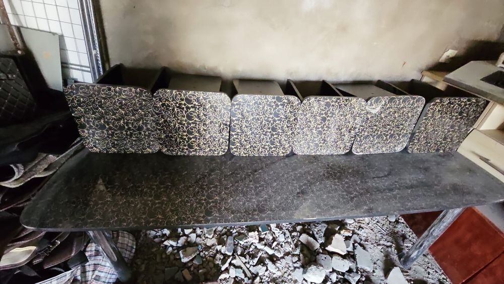 Кухонный стол и стулья