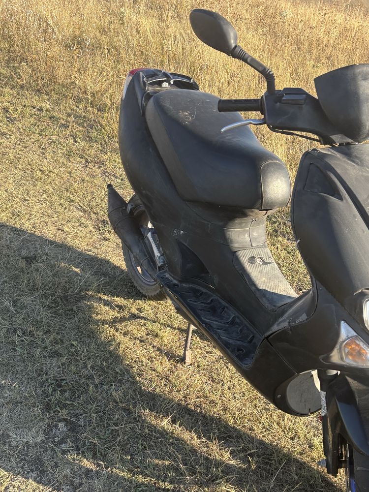 Скутер Kymco 50 кубика  в много добро състояние