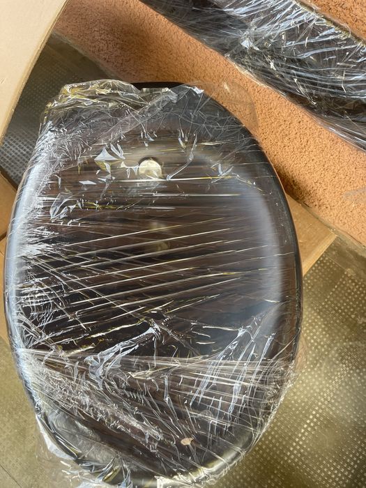 Chuveta si toaleta de baie