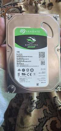 Vand Hard disk, Seagate, BarraCuda, 1TB, 256MB, 7200 rpm, SATA 3, ST10