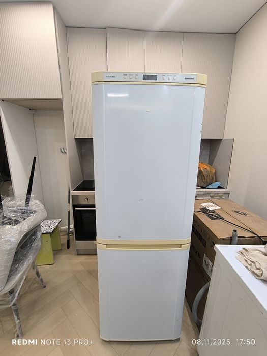 Холодильник                       .