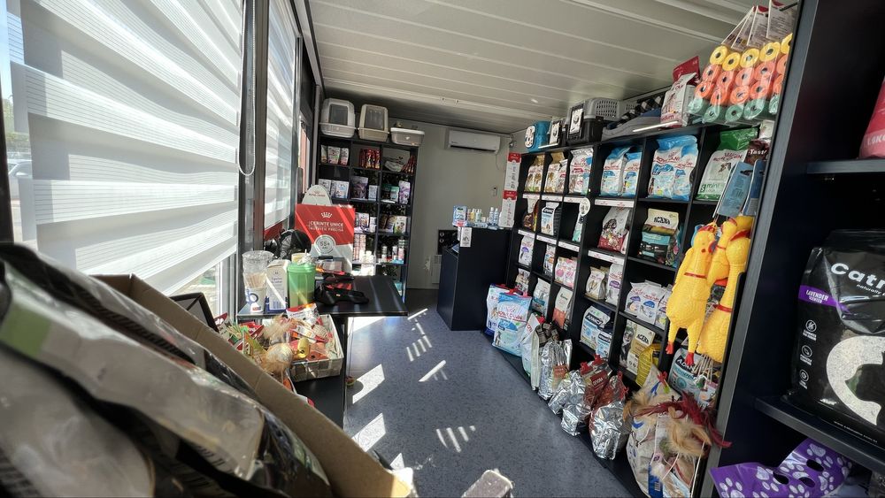 URGENT !!! - De vânzare – Petshop cochet, la cheie