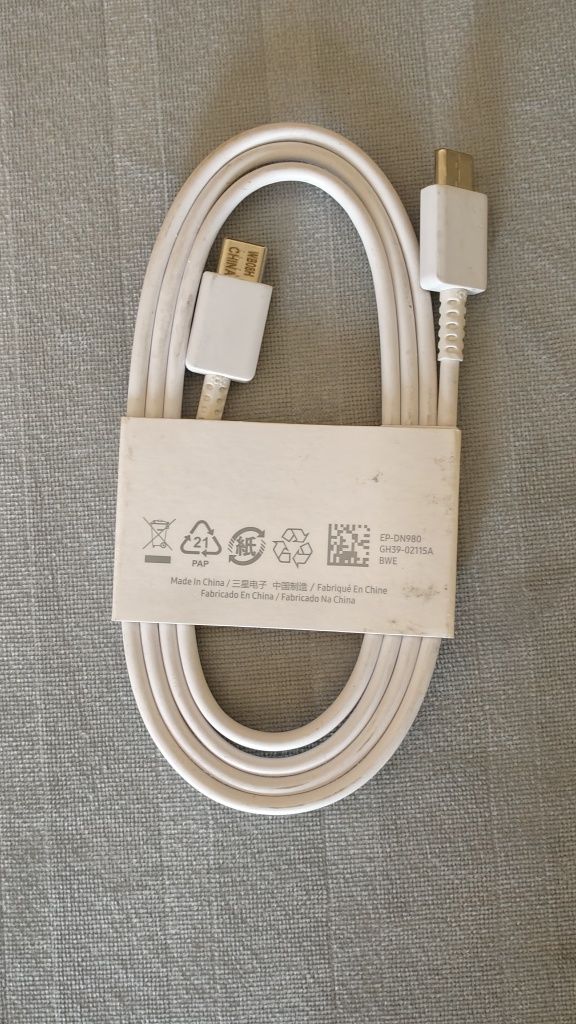 Продам почти новый Samsung A05