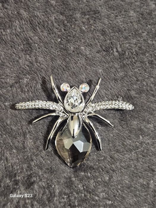 Луксозна брошка Паяк