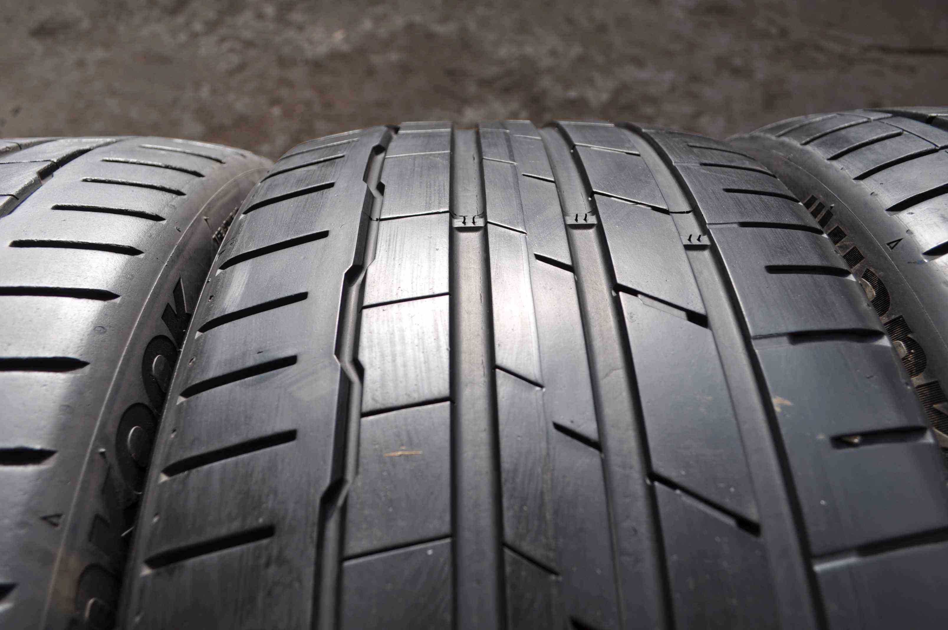 SET 4 Anvelope Vara 235/40 R19 HANKOOK Ventus S1 Evo 3 95W