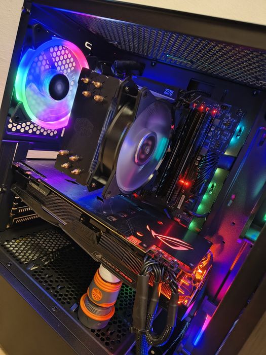 Vând PC Gaming i7 8700k/ GTX 1080TI/ 32gb RAM