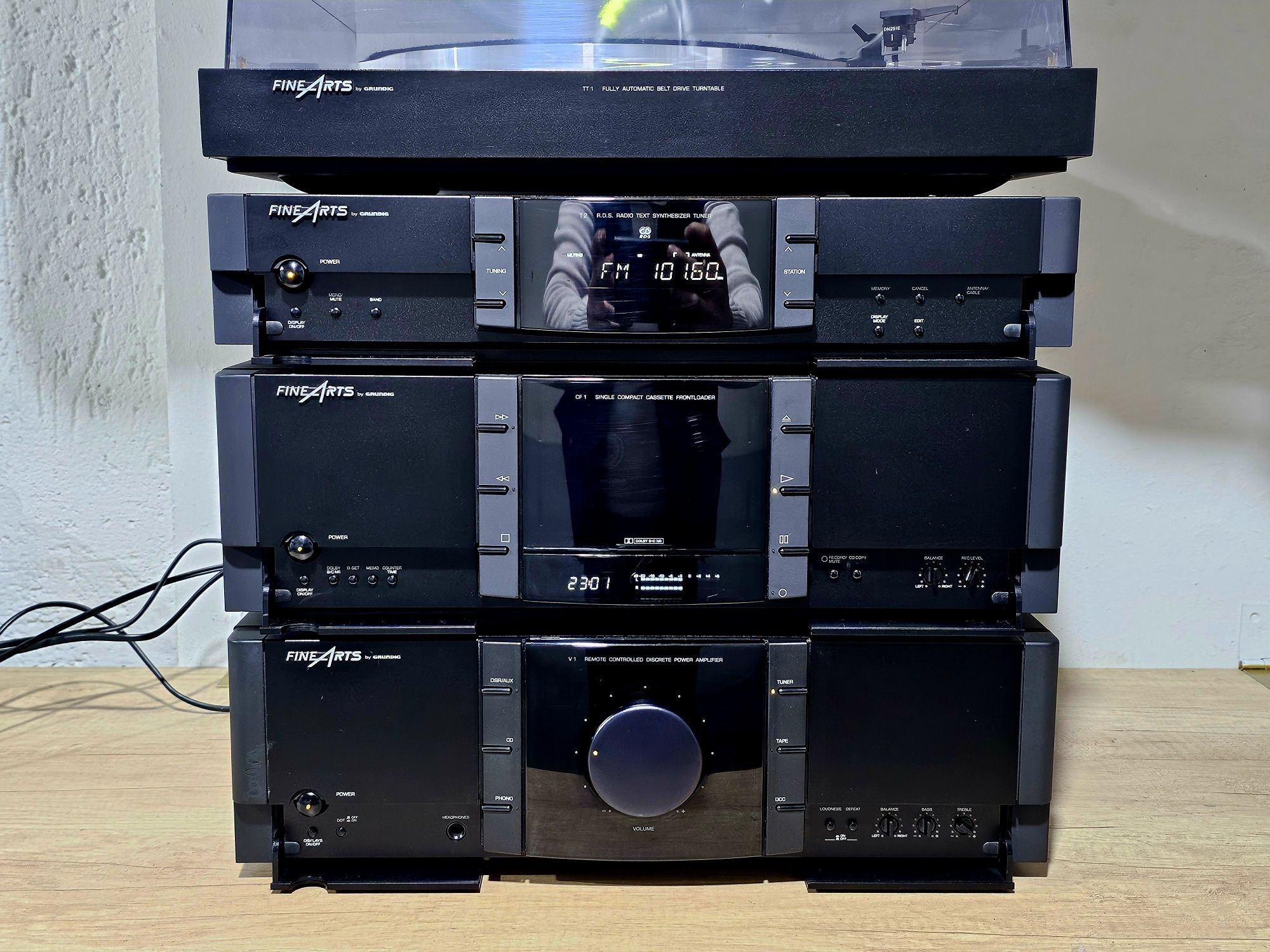 sistem audio FINEARTS, amplificator V1,tuner T2,deck CF-1