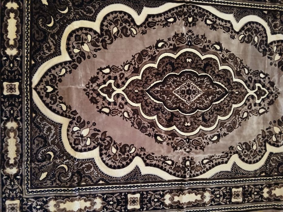 Покрывала на диван и кресла