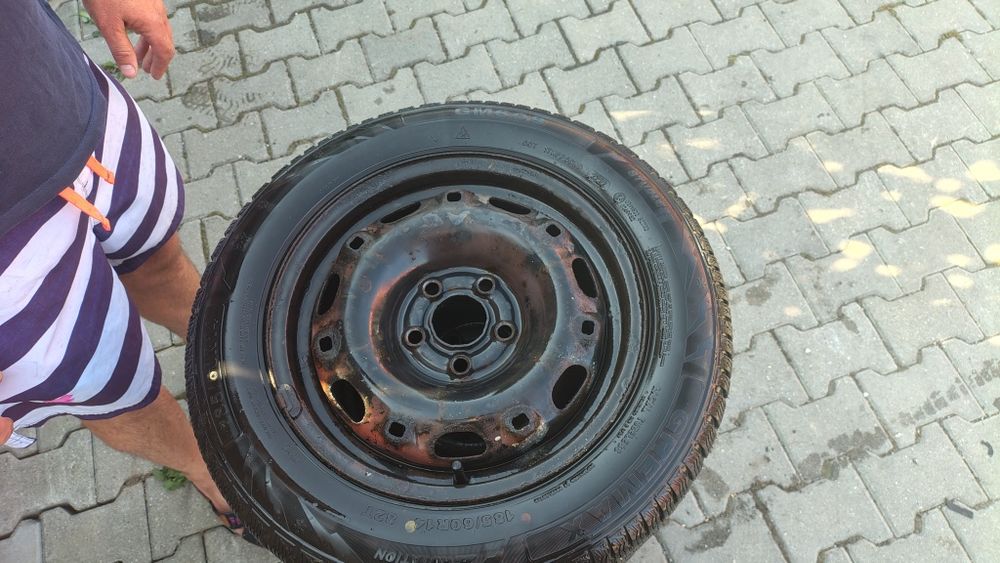 Vând cauciucuri Gremax M+S,185/60/R14