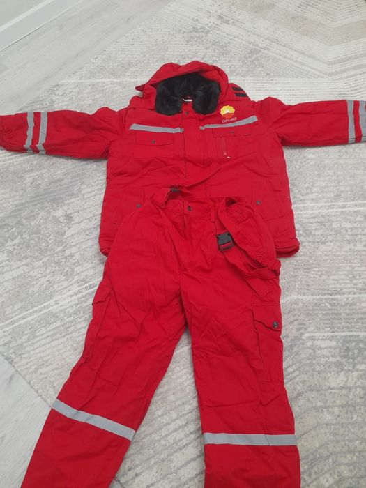 Продам новый зимний комплект спецодежды (куртка + штаны размер-54)